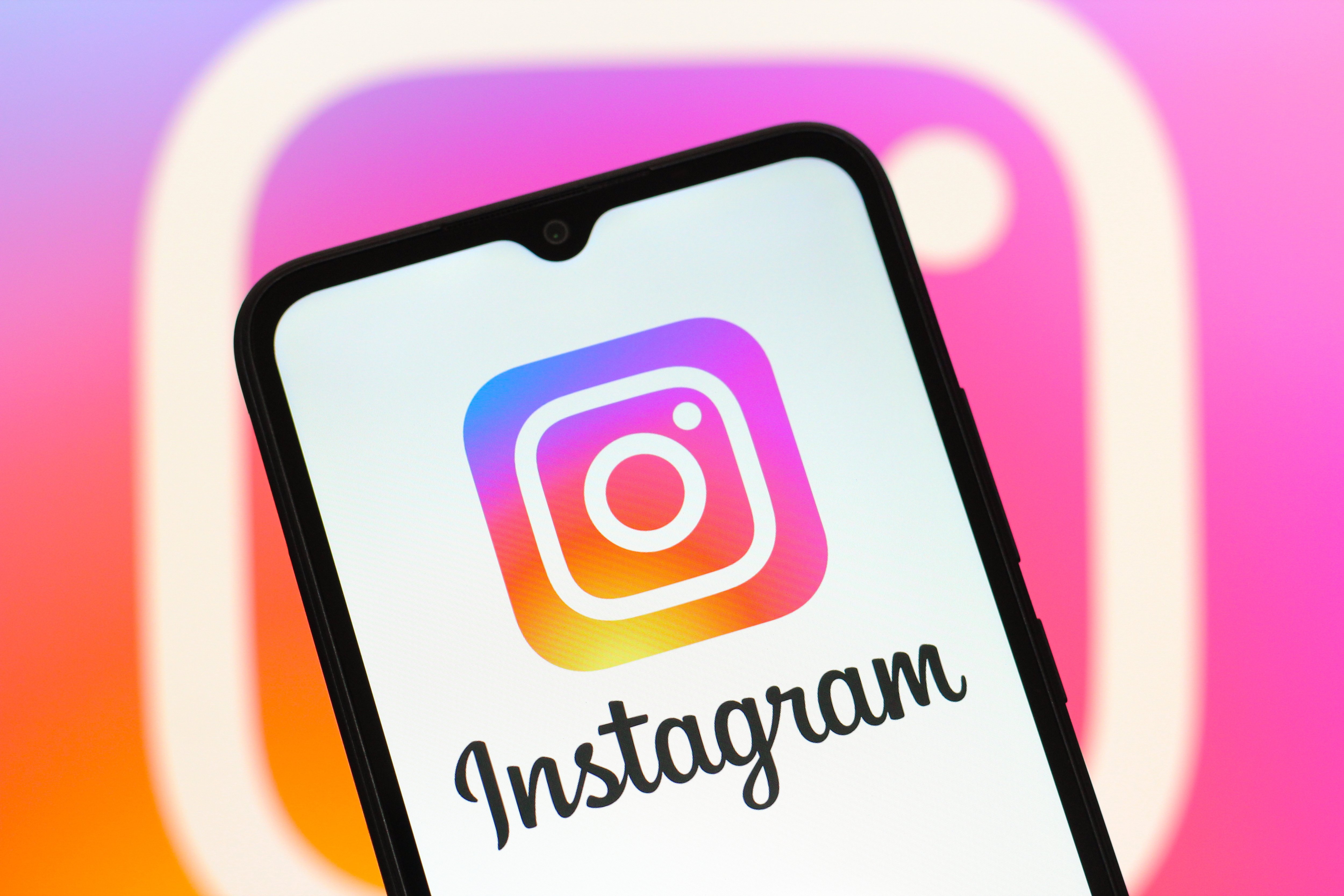 Instagram Tips - Explaining the Instagram pinned post feature and settings